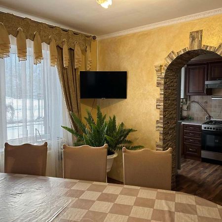 Cottage "Kliverent" Γιαρέμτσε Εξωτερικό φωτογραφία