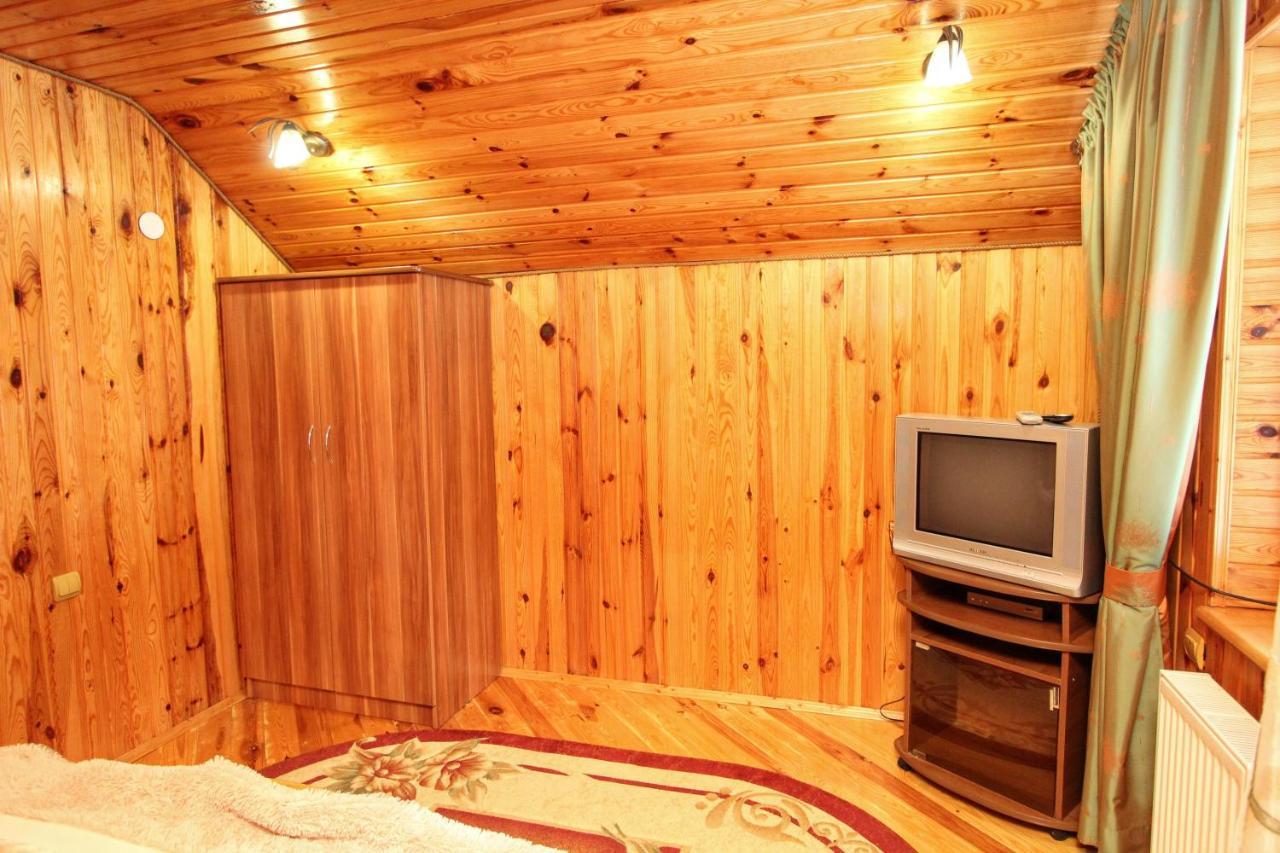 Cottage "Kliverent" Γιαρέμτσε Εξωτερικό φωτογραφία