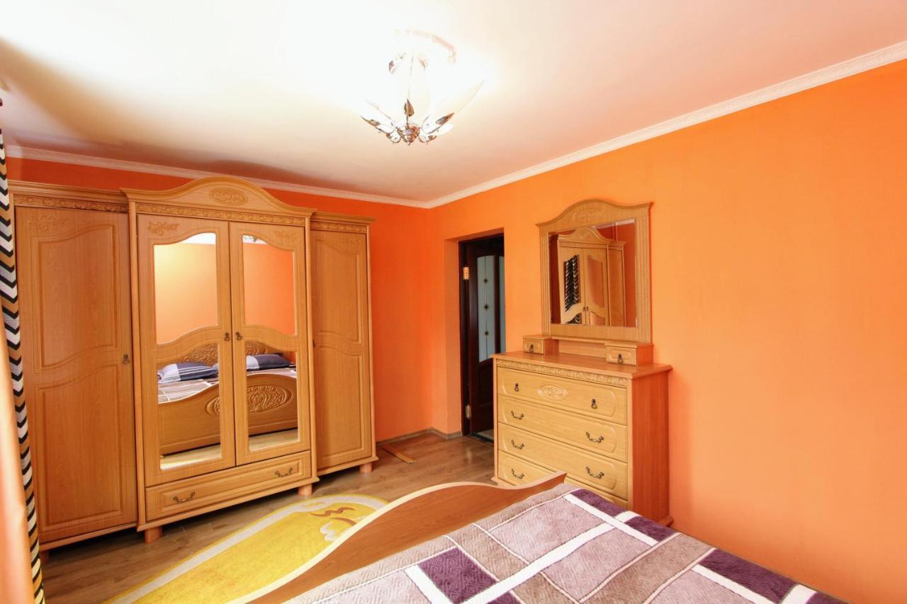 Cottage "Kliverent" Γιαρέμτσε Εξωτερικό φωτογραφία