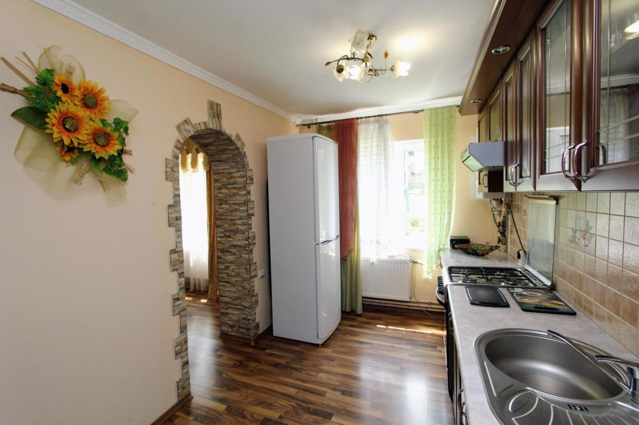 Cottage "Kliverent" Γιαρέμτσε Εξωτερικό φωτογραφία